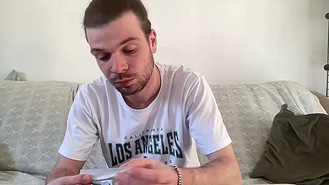 Snapshot of Kiffwahn chatting on 03/22/26, 09:13 Kiffwahn online show from 03/22/26, 09:13