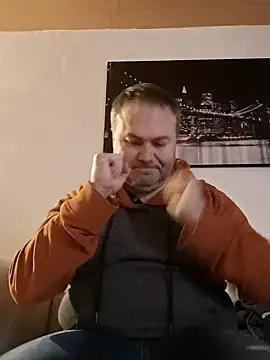 Snapshot of Pourleplasirs chatting on 02/06/25, 10:32 Pourleplasirs online show from 02/06/25, 10:32