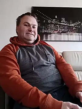 Snapshot of Pourleplasirs chatting on 03/09/25, 03:27 Pourleplasirs online show from 03/09/25, 03:27