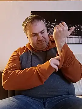 Snapshot of Pourleplasirs chatting on 03/09/25, 10:30 Pourleplasirs online show from 03/09/25, 10:30