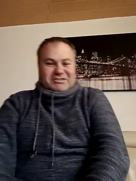 Snapshot of Pourleplasirs chatting on 11/14/25, 01:04 Pourleplasirs online show from 11/14/25, 01:04