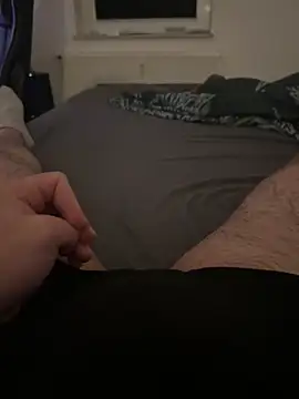 Snapshot of Mo_2003 chatting on 02/21/25, 06:04 Mo 2003 online show from 02/21/25, 06:04