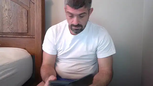 Snapshot of Troyt87 chatting on 01/06/26, 07:06 Troyt87 online show from 01/06/26, 07:06