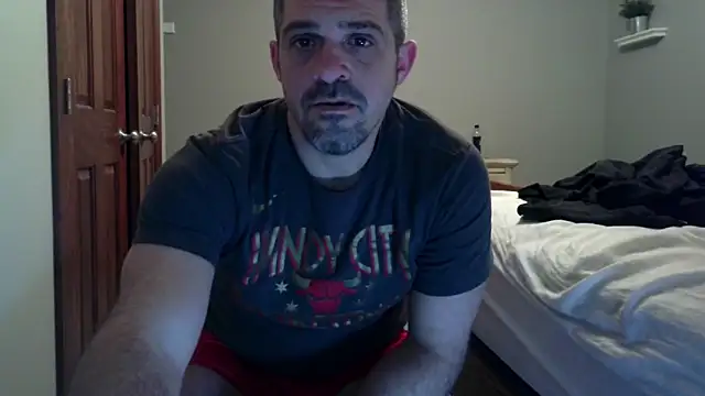 Snapshot of Troyt87 chatting on 02/11/26, 05:23 Troyt87 online show from 02/11/26, 05:23