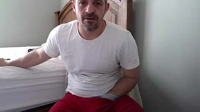 Snapshot of Troyt87 chatting on 04/08/26, 03:12 Troyt87 online show from 04/08/26, 03:12
