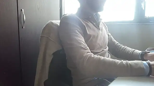 Snapshot of bullyboyy chatting on 02/19/25, 12:44 bullyboyy online show from 02/19/25, 12:44