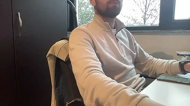 Snapshot of bullyboyy chatting on 11/19/25, 08:14 bullyboyy online show from 11/19/25, 08:14