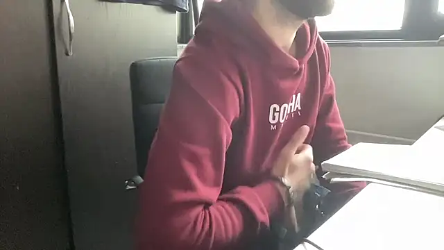 Snapshot of bullyboyy chatting on 12/01/25, 02:00 bullyboyy online show from 12/01/25, 02:00