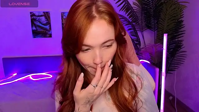 Maya Light online show from 10/19/25, 02:12