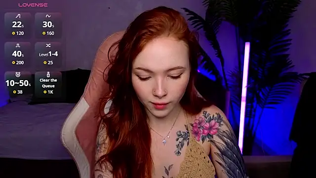 Maya Light online show from 03/26/26, 01:55