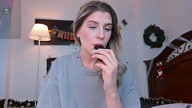 Snapshot of heartseduction chatting on 01/11/26, 12:21 heartseduction online show from 01/11/26, 12:21