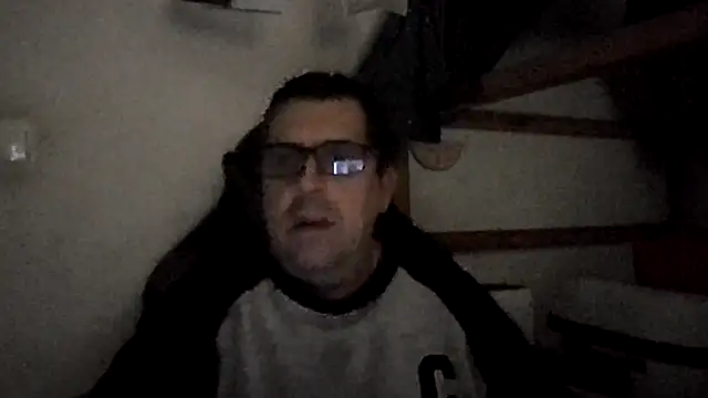 Snapshot of Usame_como_quieras chatting on 01/27/25, 12:05 Usame como quieras online show from 01/27/25, 12:05