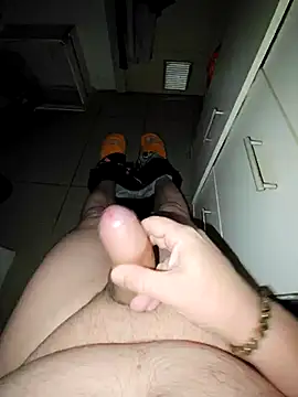 Snapshot of Usame_como_quieras chatting on 11/26/25, 04:02 Usame como quieras online show from 11/26/25, 04:02