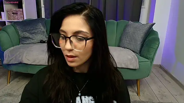 Snapshot of Deea_Vibe_Me chatting on 02/26/25, 11:30 Deea Vibe Me online show from 02/26/25, 11:30