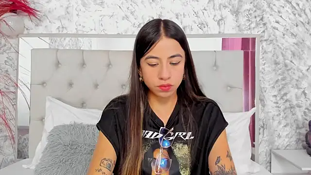 Ariana greenblat online show from 02/09/26, 04:22