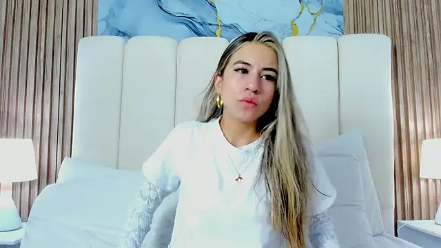 Ariana greenblat online show from 03/28/26, 05:12