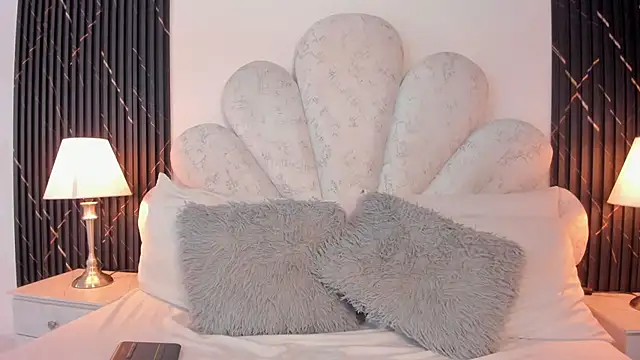 Ariana greenblat online show from 04/02/26, 12:03