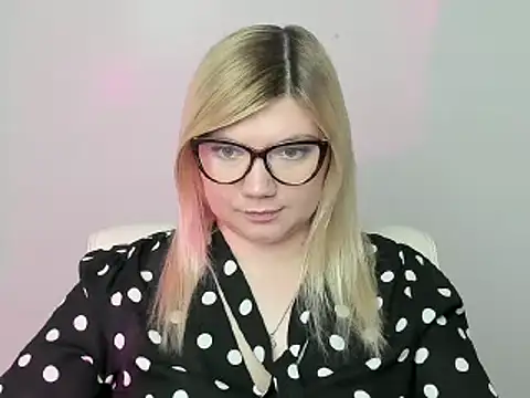 Lola moree online show from 10/27/25, 12:42