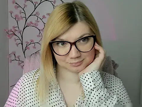 Lola moree online show from 04/23/26, 11:42