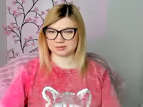 Snapshot of Lola_moree chatting on 05/09/26, 05:45 Lola moree online show from 05/09/26, 05:45