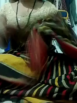 Snapshot of saaniya chatting on 03/13/25, 07:06 saaniya online show from 03/13/25, 07:06