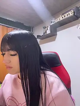 Snapshot of Melody_rousse_ chatting on 11/14/25, 07:34 Melody rousse online show from 11/14/25, 07:34