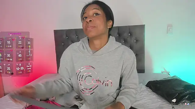 Zaira Rose  online show from 10/06/25, 12:57