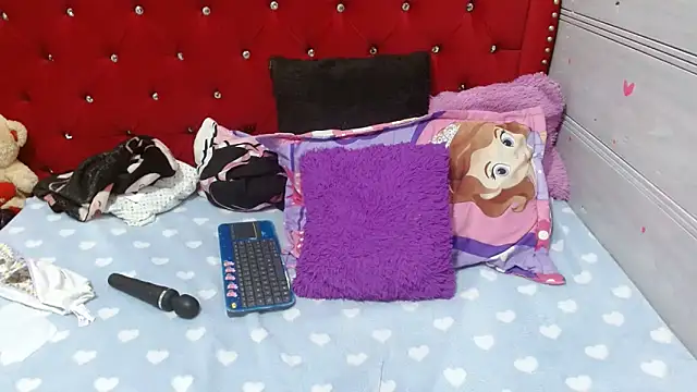 Ariasmithog online show from 02/28/26, 09:21