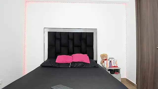 victoriacolin online show from 02/21/25, 11:54