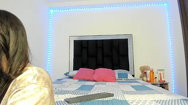 victoriacolin online show from 03/22/25, 10:26