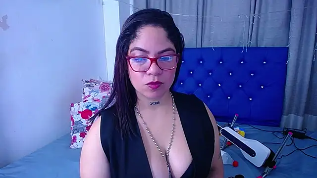 Snapshot of hornny_cougar chatting on 10/10/25, 03:16 hornny cougar online show from 10/10/25, 03:16