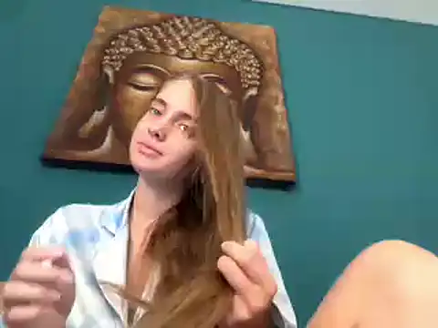 Snapshot of valure_lera chatting on 02/24/25, 10:36 valure lera online show from 02/24/25, 10:36