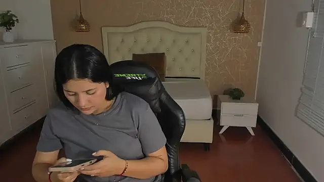 Hadley  online show from 10/26/25, 01:00