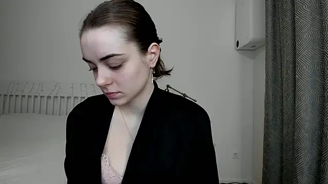 Hustle Babyy online show from 11/18/25, 02:32