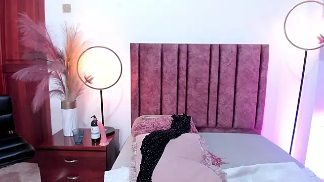 Snapshot of RebecaSanderss chatting on 03/12/25, 05:49 RebecaSanderss online show from 03/12/25, 05:49