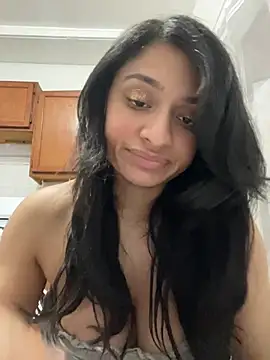 Cristinasunny online show from 06/11/26, 02:22