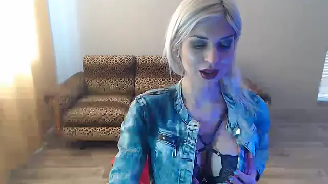 Snapshot of SexyBeatriice chatting on 02/16/25, 10:10 SexyBeatriice online show from 02/16/25, 10:10