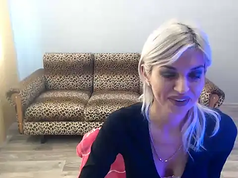 Snapshot of SexyBeatriice chatting on 09/30/25, 06:29 SexyBeatriice online show from 09/30/25, 06:29