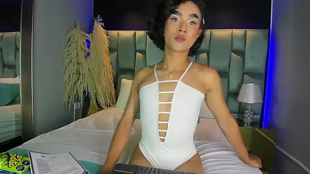 AliDiaz  online show from 02/05/25, 07:42