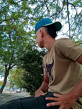 Snapshot of arevalo1124 chatting on 03/13/25, 03:17 arevalo1124 online show from 03/13/25, 03:17