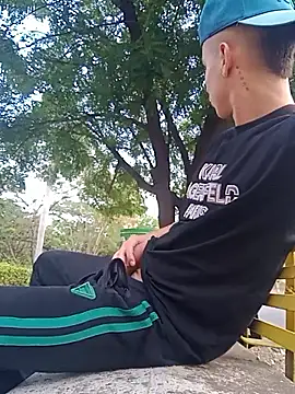 Snapshot of arevalo1124 chatting on 09/17/25, 09:38 arevalo1124 online show from 09/17/25, 09:38