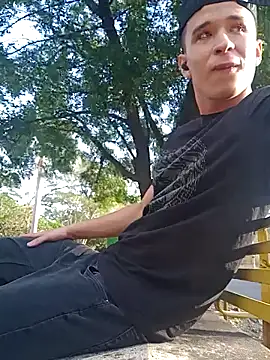 Snapshot of arevalo1124 chatting on 09/26/25, 09:41 arevalo1124 online show from 09/26/25, 09:41