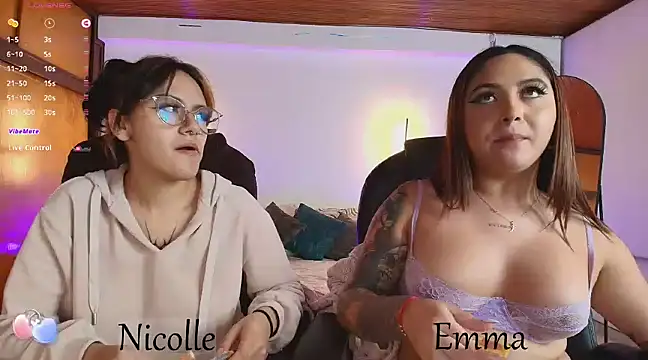 Snapshot of _Emma11 chatting on 03/12/25, 01:36 Emma11 online show from 03/12/25, 01:36