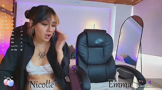 Snapshot of _Emma11 chatting on 03/13/25, 07:28 Emma11 online show from 03/13/25, 07:28
