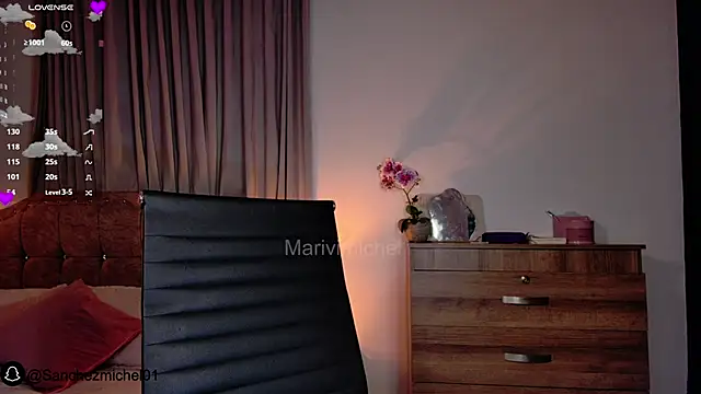 Marivimichel1 online show from 02/12/25, 09:42