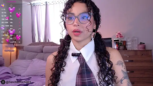 Marivimichel1 online show from 10/18/25, 07:03