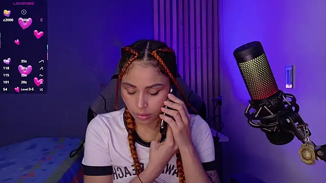 Marivimichel1 online show from 10/29/25, 07:04