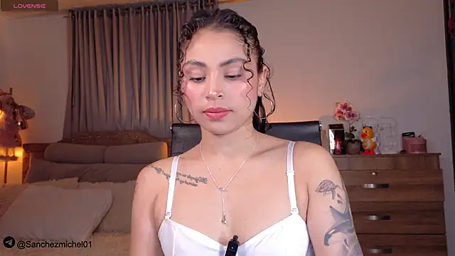 Marivimichel1 online show from 11/21/25, 05:06