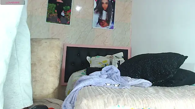 Snapshot of k_stormi_ chatting on 11/08/25, 01:28 k stormi online show from 11/08/25, 01:28