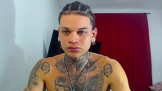 Snapshot of hot_man05 chatting on 10/27/25, 02:59 hot man05 online show from 10/27/25, 02:59